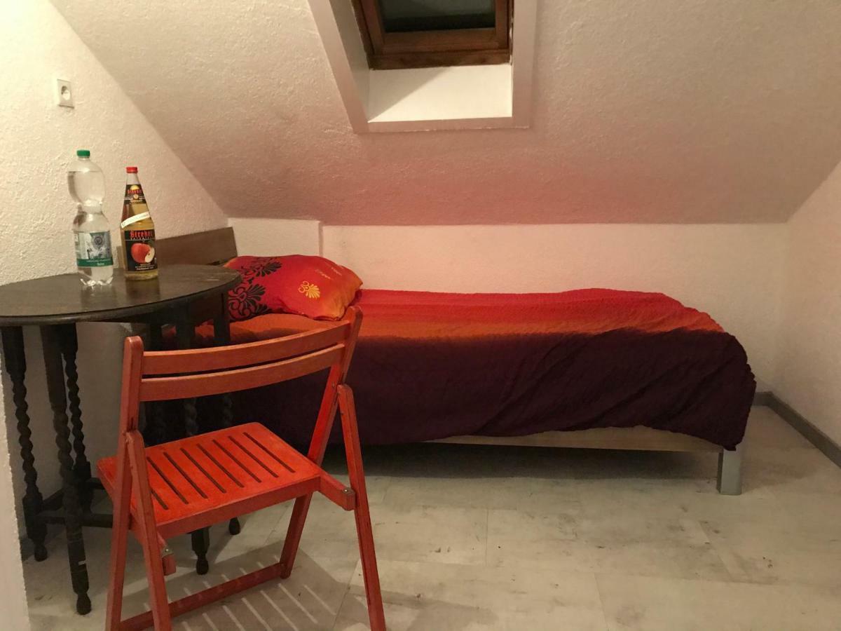Cozy Room In Лудвигсбург Екстериор снимка